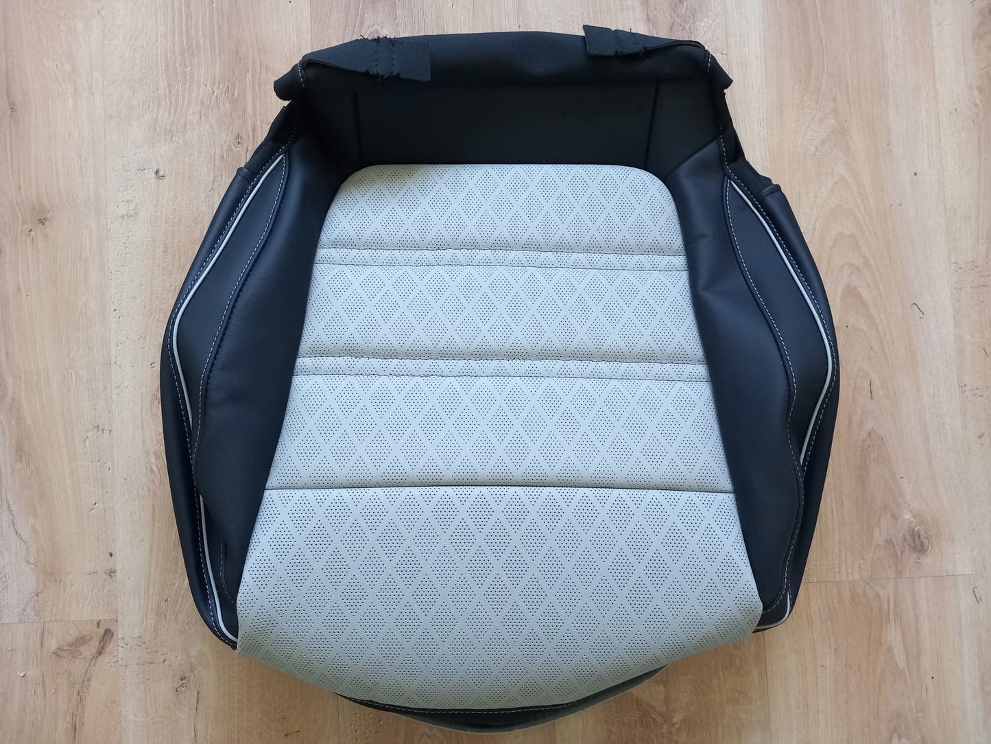 88260C5PC0CC5 KIA sorento 2014-2017 right seat cover